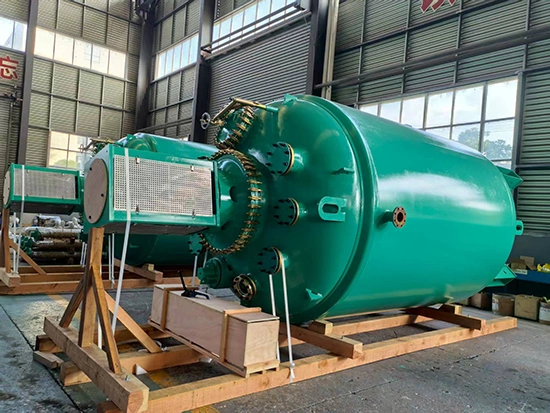 Reaktor Berlapis Kaca, Tipe Tertutup