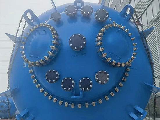 Reaktor Berlapis Kaca, Tipe Tertutup