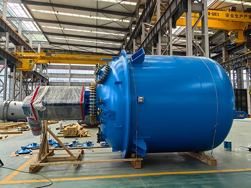 Reaktor Berlapis Kaca, Tipe Tertutup