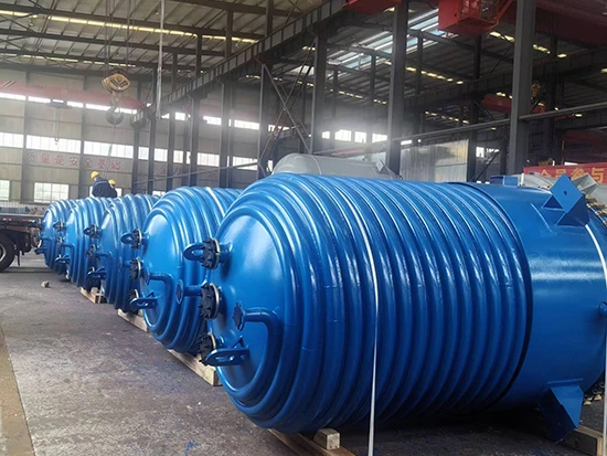 Reaktor Berlapis Kaca, Jaket Pipa Setengah Kumparan (Half Pipe Coil Jacketed)