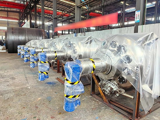 Reaktor berlapis kaca dengan pelapisan stainless steel