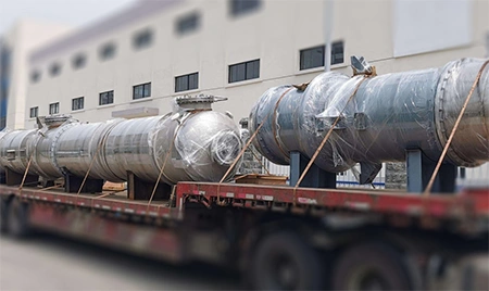 Menara Distilasi (Titanium)